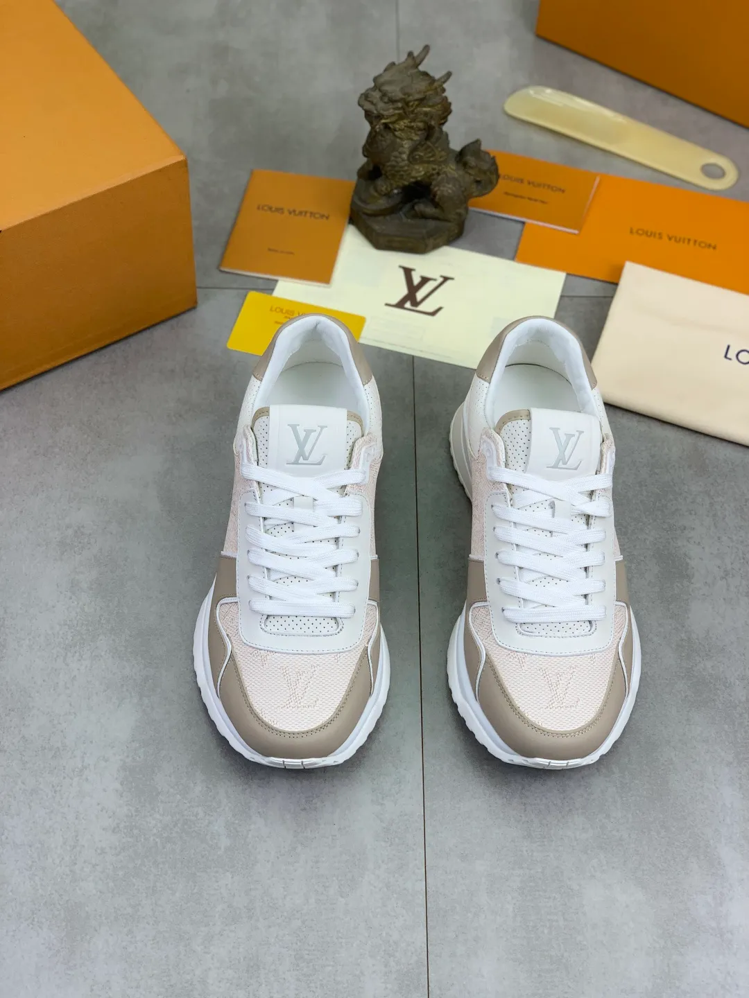 Men's men's shoes P680 new style 💶[LOUIS VUITTON] (original order) new style 🍀LV Louis Vuitton * - top version of LV classic trendy shoes! Use imported original cowhide and water-dyed cowhide lining. The latest original wear-resistant TPU combination outsole! High quality products! Multiple colors available, code number: 39-45 (46 customized)